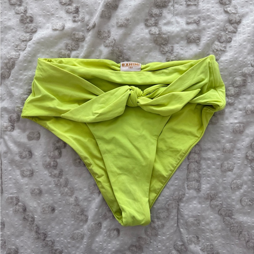 Vibrant Green High-Waisted Bikini with Knot Detail